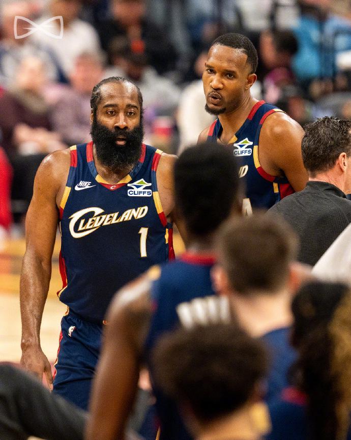 世界杯最佳射手-骑士遭绿军横扫：哈登19+10逼近29000分 米切尔复出30+7+5